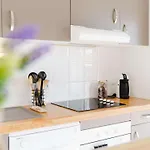 Apartment T3 A 300m De La Plage, Balcons, Parking, Proche Commerces, Narbonne-plage - Fr-1-409-169 *