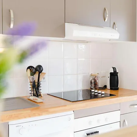 Apartment T3 A 300m De La Plage, Balcons, Parking, Proche Commerces, Narbonne-plage - Fr-1-409-169 *